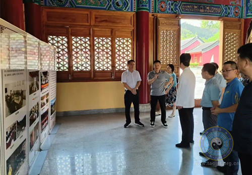 宜春市委统战部副部长章志强一行到閤皂山大万寿崇真宫调研