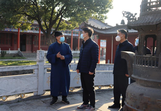 镇江市委副书记、市委统战部部长巩海滨一行到润州道院调研视察安全工作