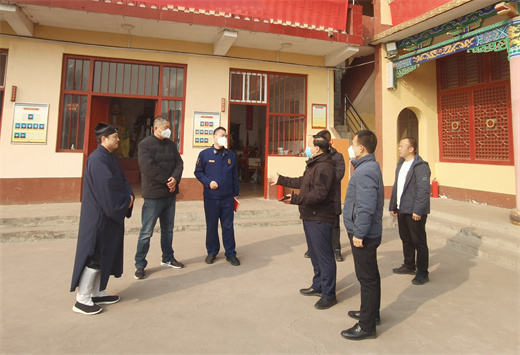 新乡市级消防安全督导组莅临辉县市老君洞道院进行消防安全检查工作