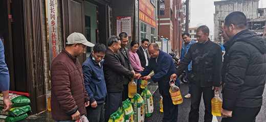 兴国县道教协会慰问看望困难群众