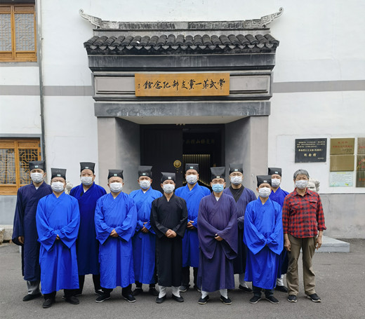 常州白龙观组织参观“常武第一个党支部纪念馆”
