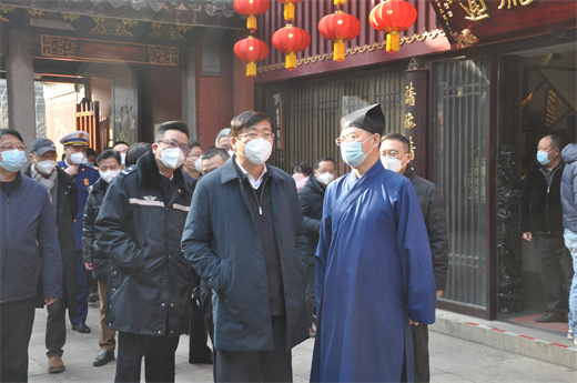 上海市黄浦区委书记杲云到上海城隍庙检查春节期间安全工作
