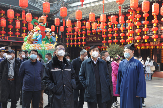 上海市黄浦区委书记杲云到上海城隍庙检查春节期间安全工作