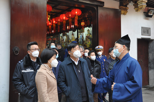 上海市黄浦区委书记杲云到上海城隍庙检查春节期间安全工作