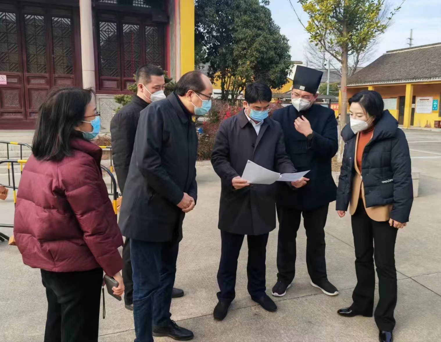 昆山市镇两级领导对东岳庙开展春节敬香安全检查并慰问教职员工