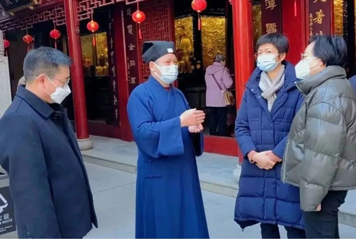 上海市浦东新区副区长左轶梅到钦赐仰殿道观检查春节香讯安全工作
