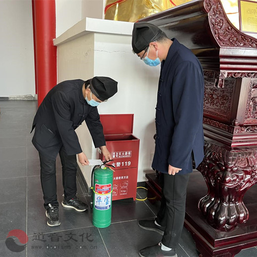南京市道协一行赴各场所检查安全工作