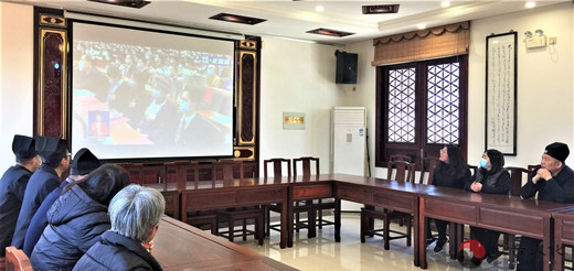 苏州城隍庙组织观看十四届全国人大一次会议闭幕会