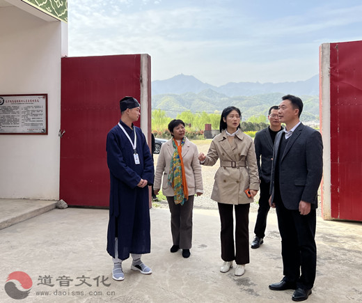 随州市委统战部副部长、市民宗委主任舒艳玲调研大洪山玄靈院
