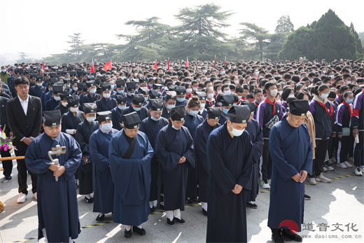 “缅怀革命先烈，传承爱国情怀”——徐州市道教协会开展清明祭扫活动
