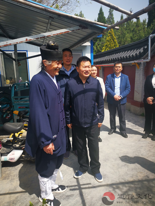 济宁市委统战部实地调研任城区青华洞道观