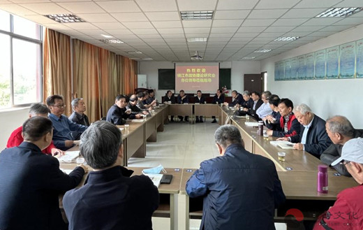 镇江市政协理论研究会一行调研润州道院