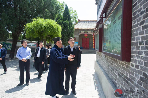 山东省委统战部副部长白山到临清泰山行宫碧霞元君祠走访调研宗教工作