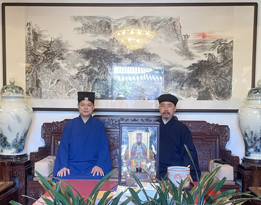 上海钦赐仰殿赴泰山朝圣分灵