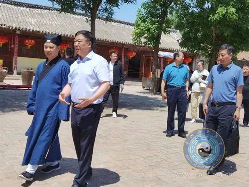 天津市静海区政协民宗界委员到药王庙走访调研