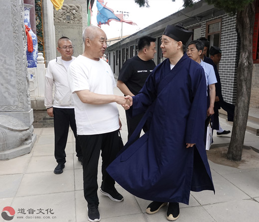 陕西道教协会会长胡诚林道长一行到榆阳关帝庙调研