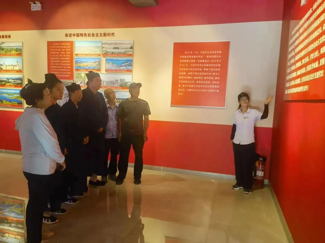 北京市密云区古北口娘娘庙组织教职人员及骨干信众参观长城抗战纪念馆