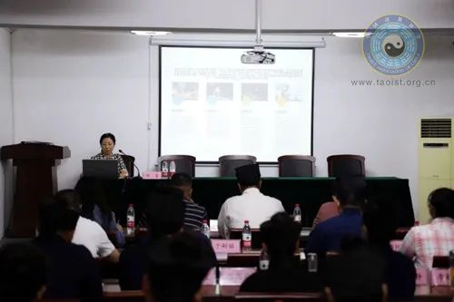 临沂市道教协会召开三届二次理事会议暨“依法治教我先行”律师宣讲进场所活动