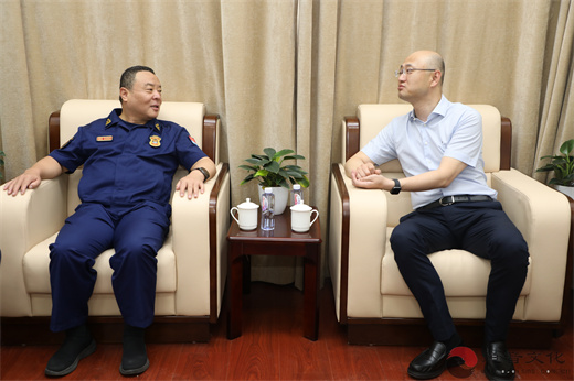 上海市黄浦区民宗办和上海城隍庙共同慰问黄浦区消防救援支队