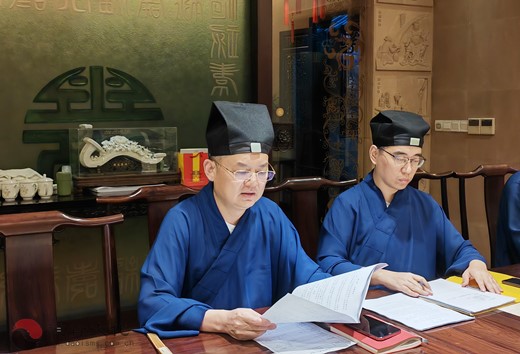 上海城隍庙管理班子专题学习《宗教活动场所管理办法》